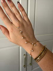 Hand Chain Pearls | Goud