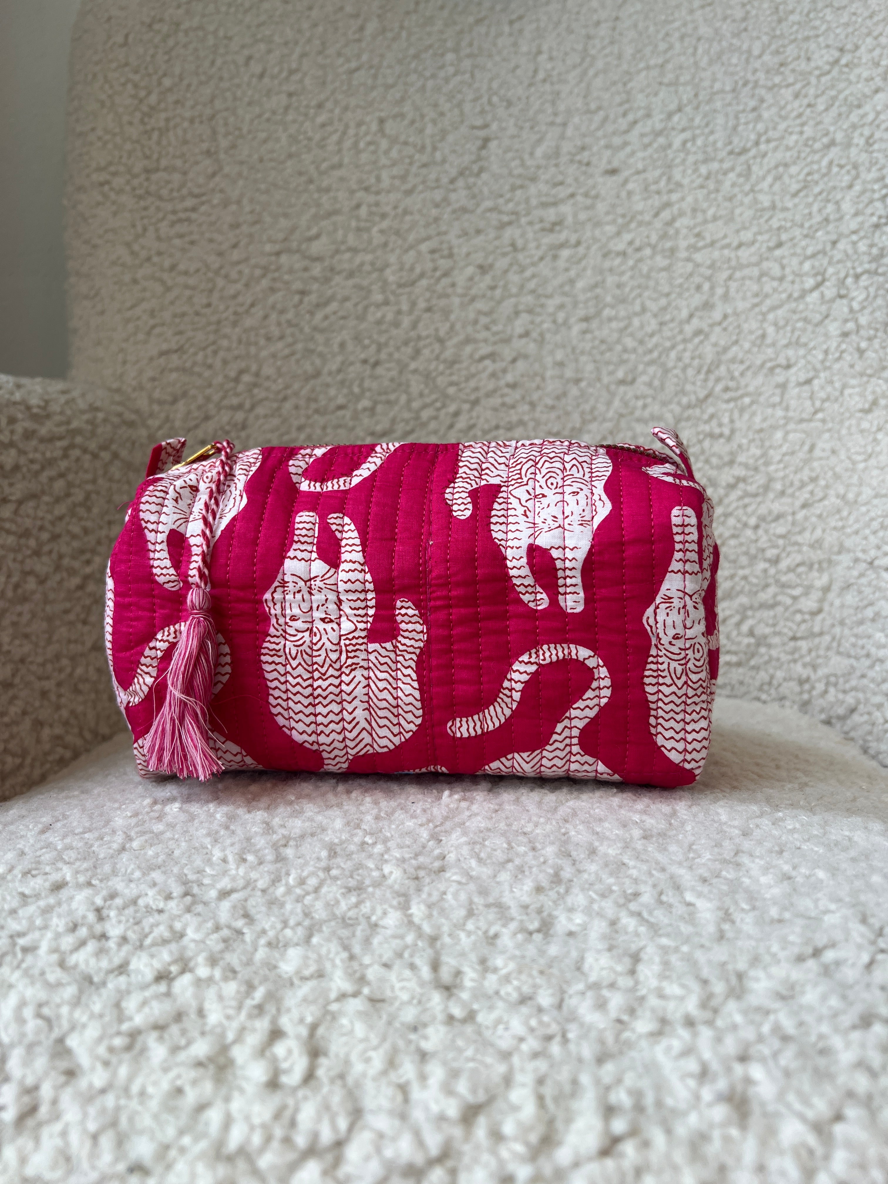 Bali Toilettas M | Fuchsia