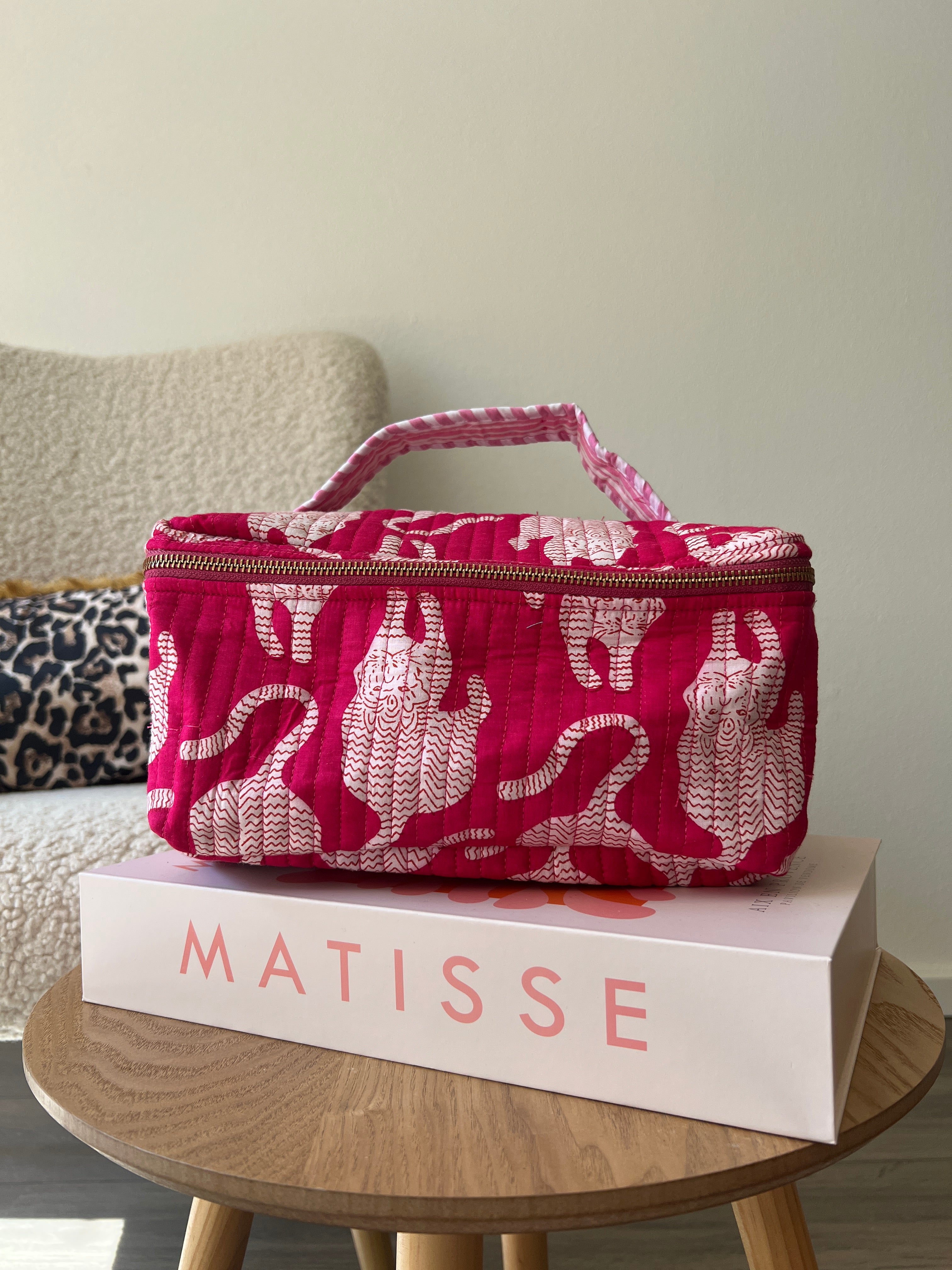 Bali Toilettas XL | Fuchsia