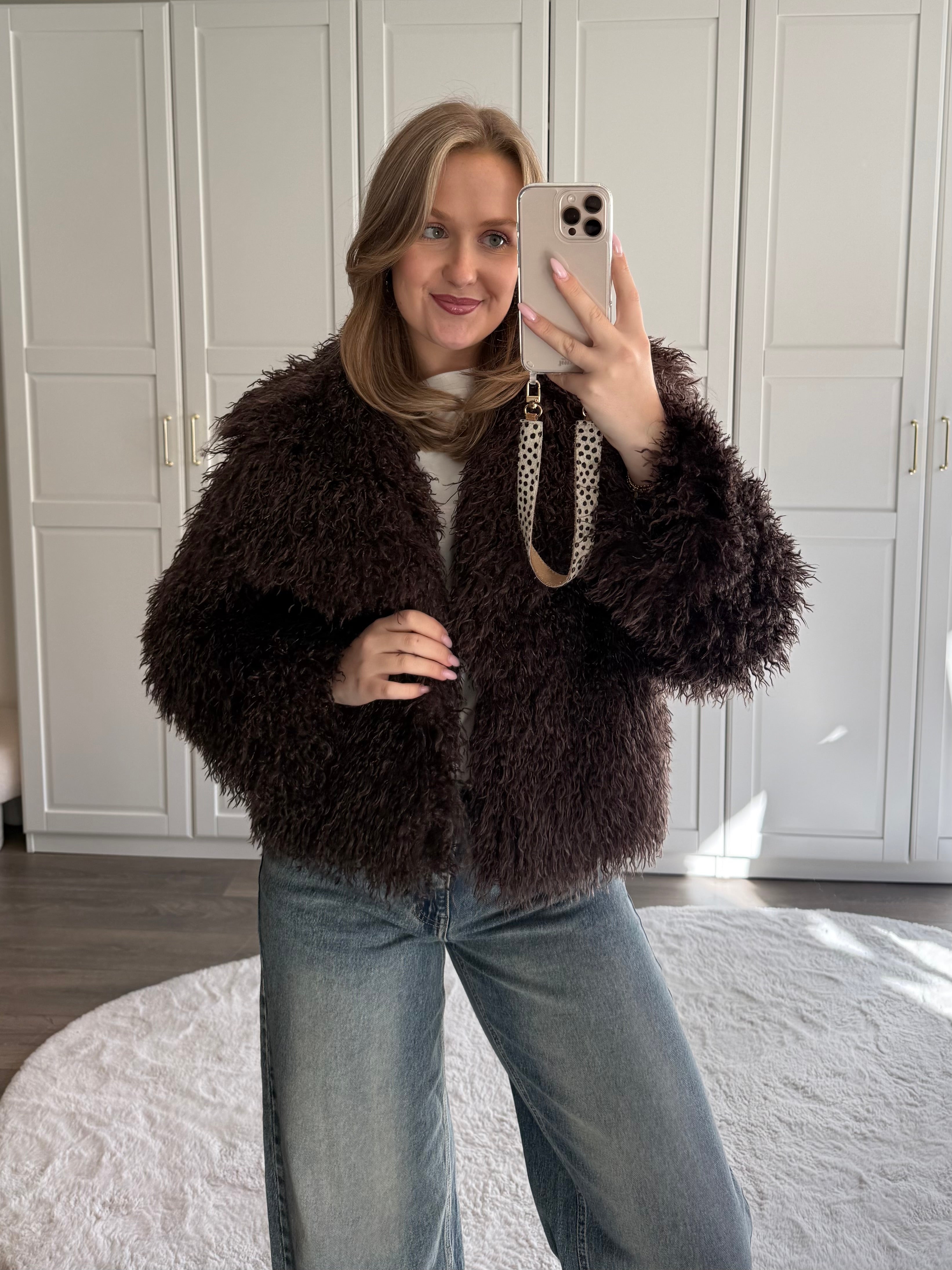 Jas Evi | Bruin