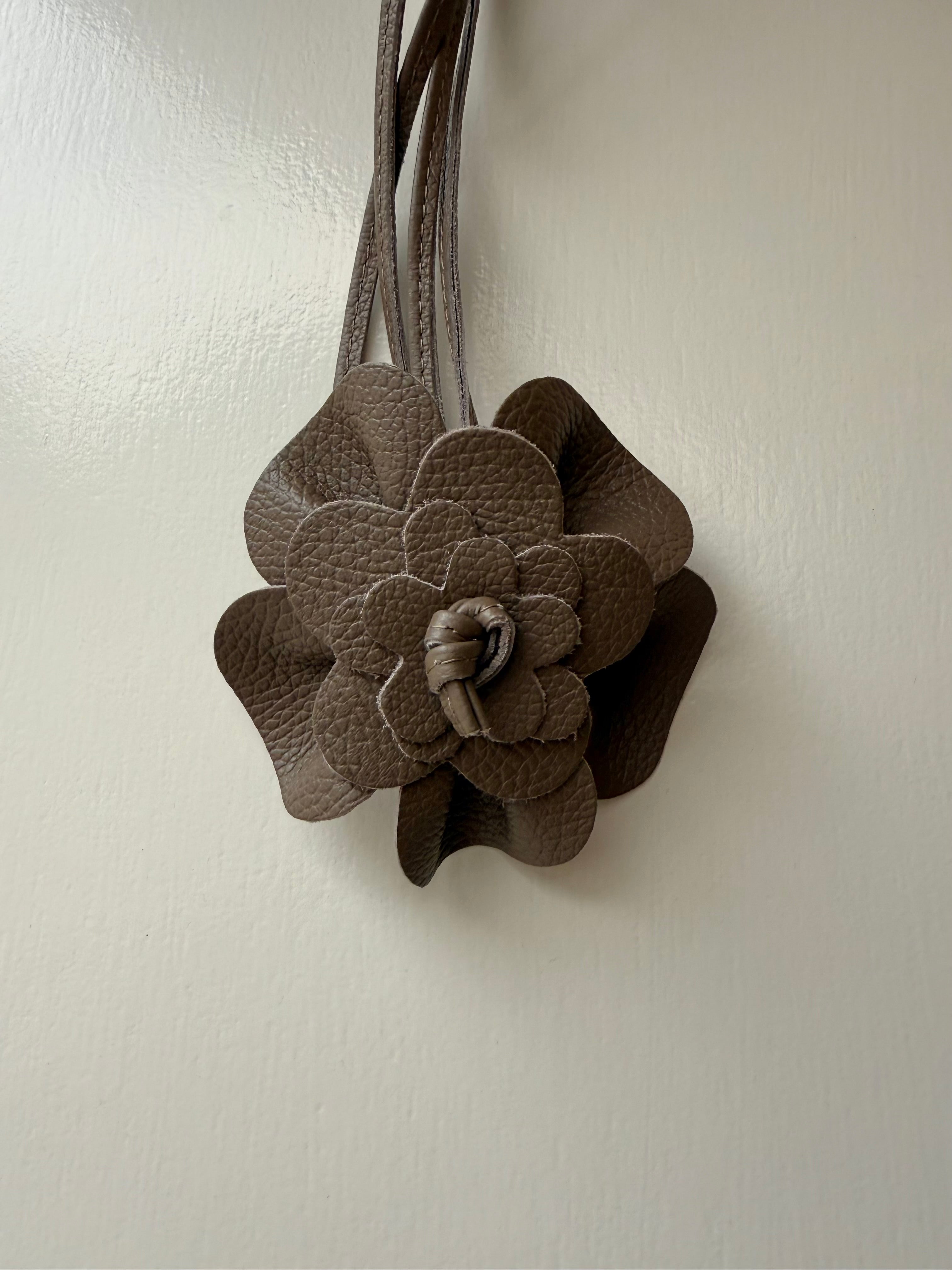 Fiora Riem | Taupe