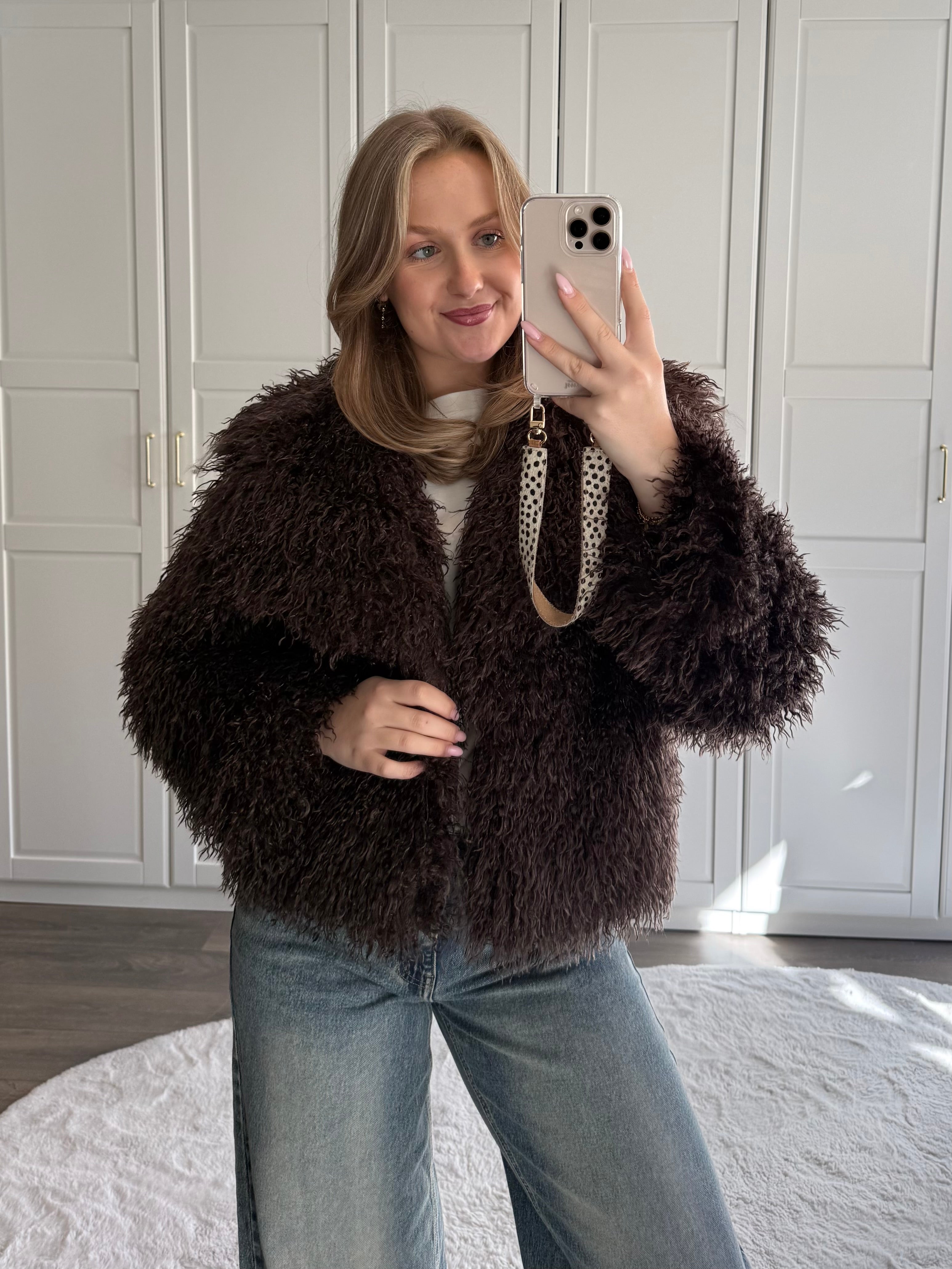 Jas Evi | Bruin