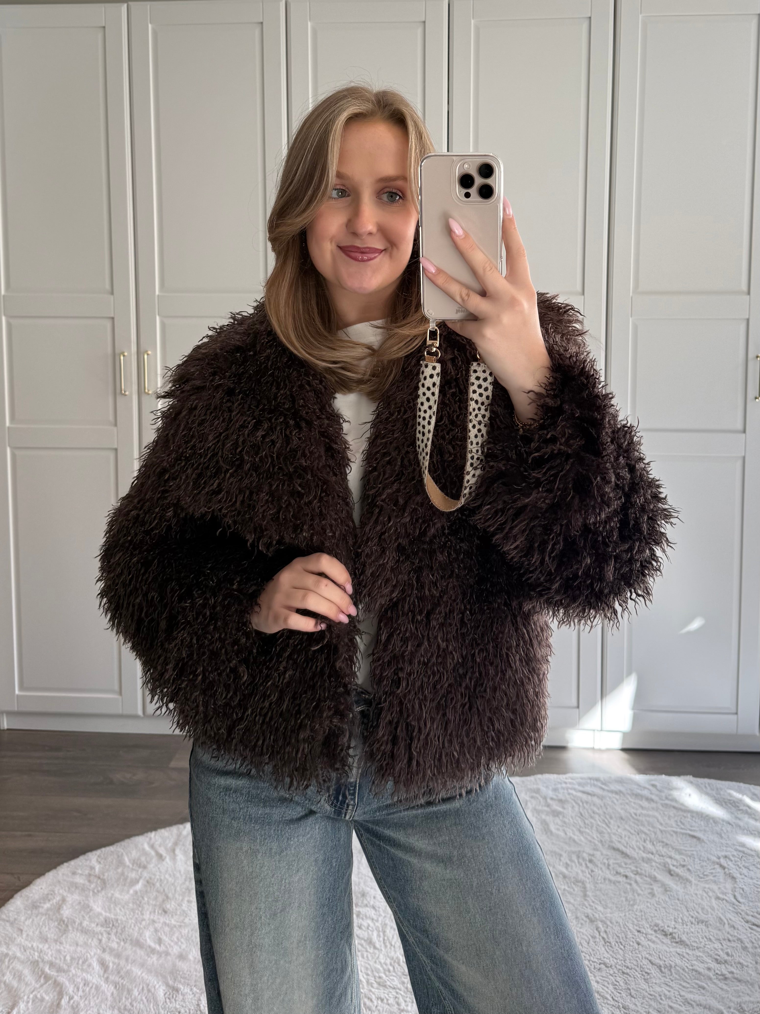 Jas Evi | Bruin