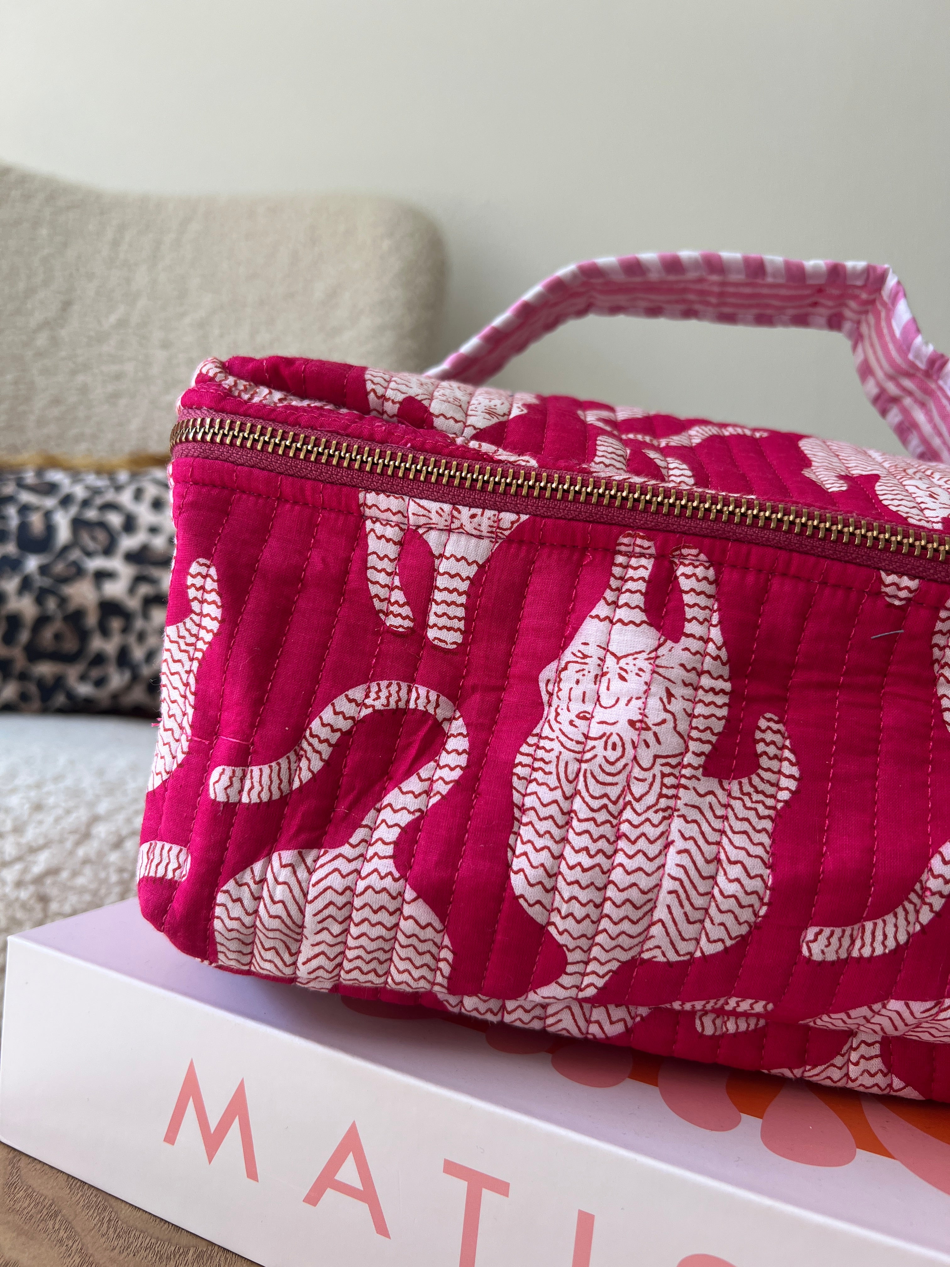 Bali Toilettas XL | Fuchsia