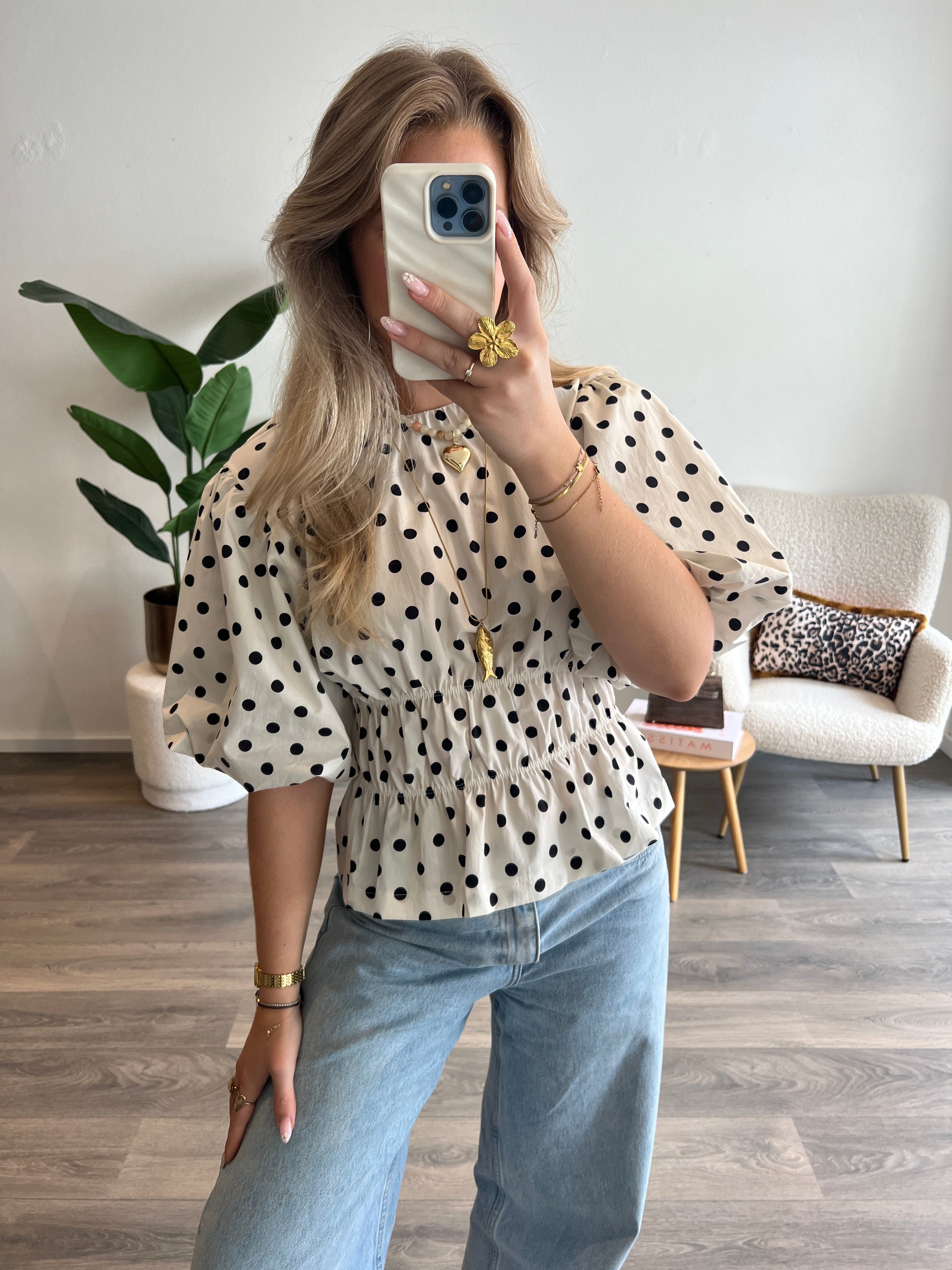 Top Amara | Wit