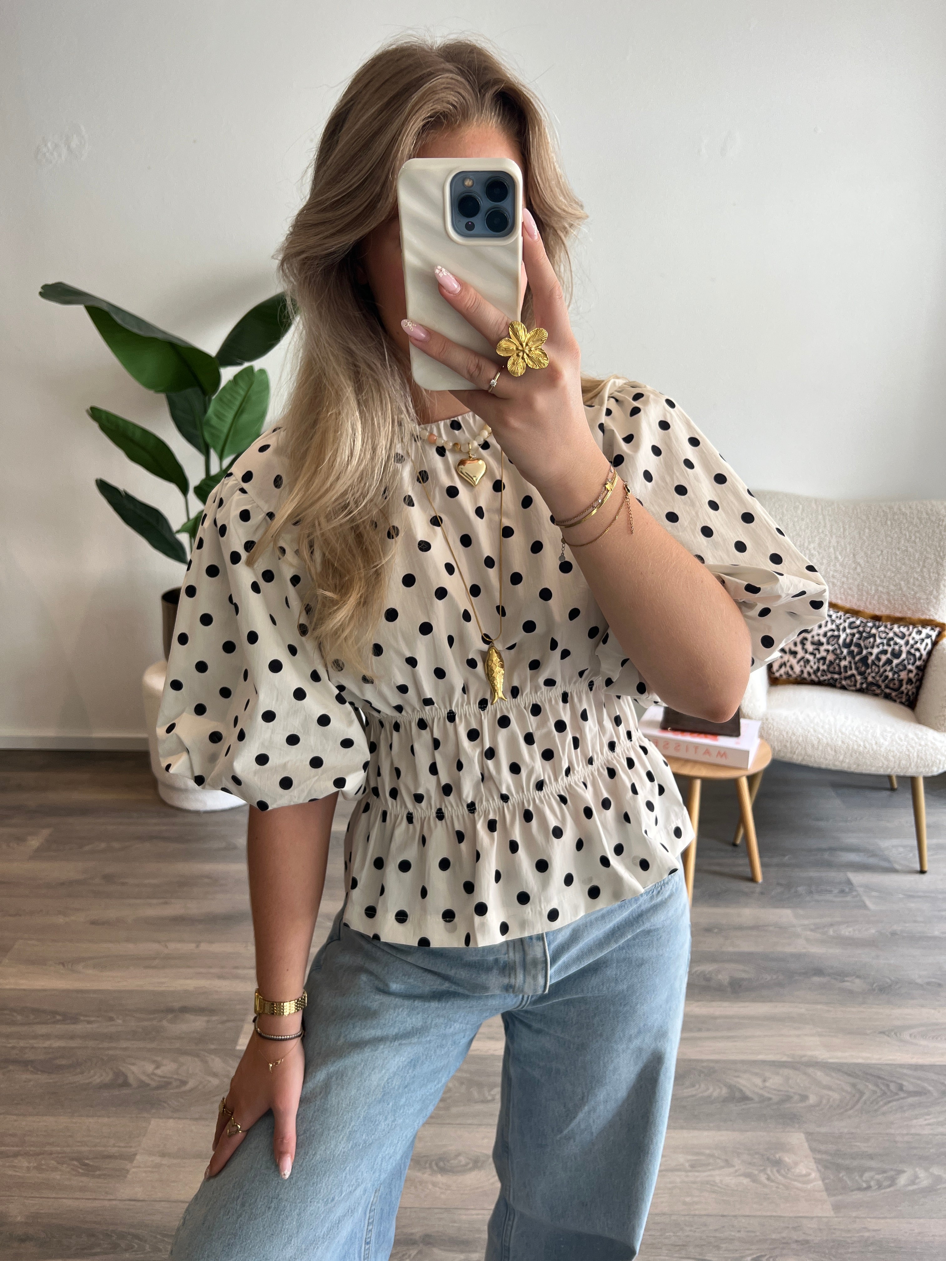 Top Amara | Wit
