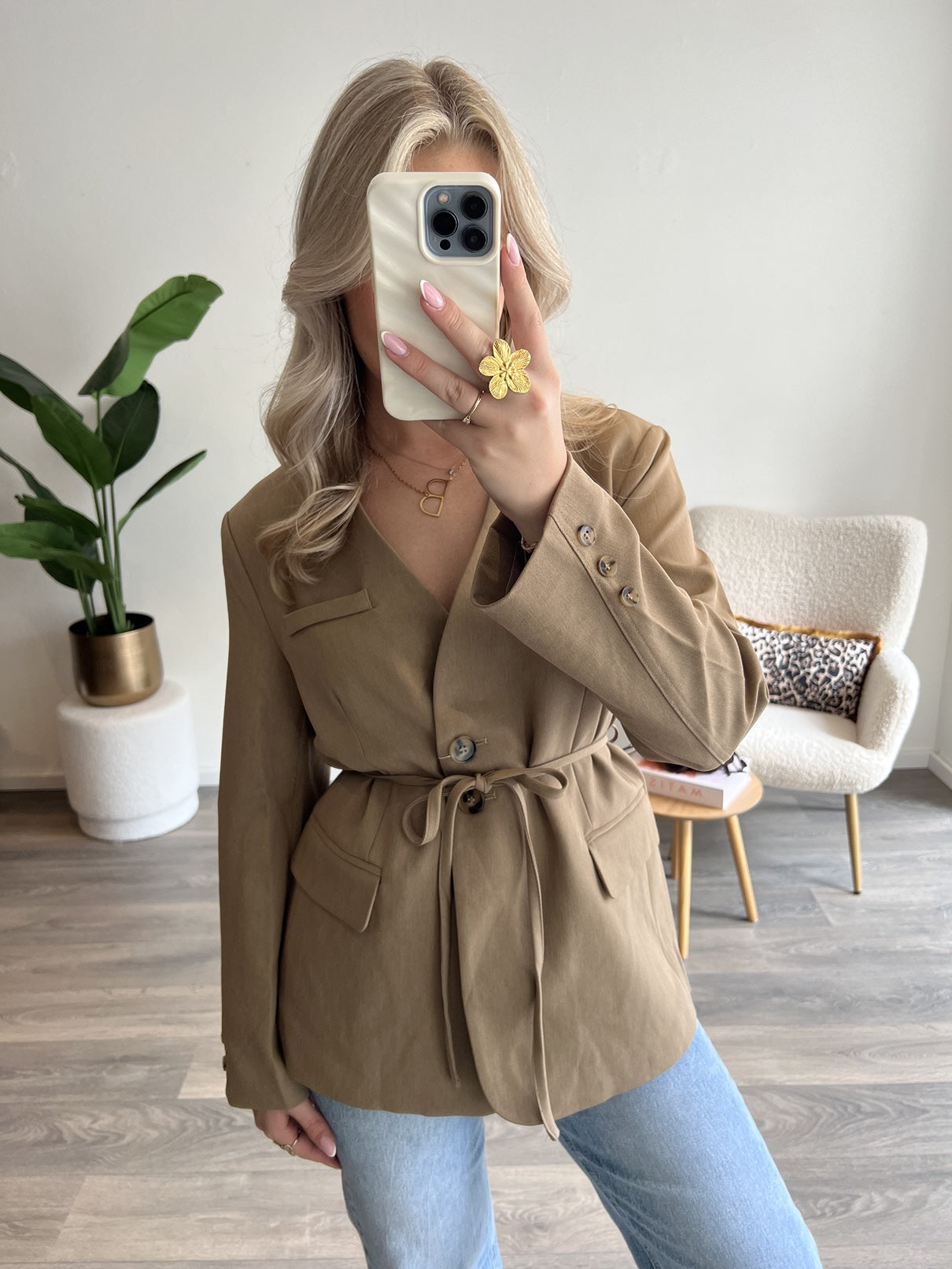 Fitted Tess Blazer | Beige